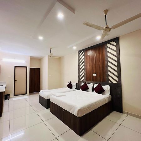 Gypsy Hotel Cusat Kochi Zewnętrze zdjęcie