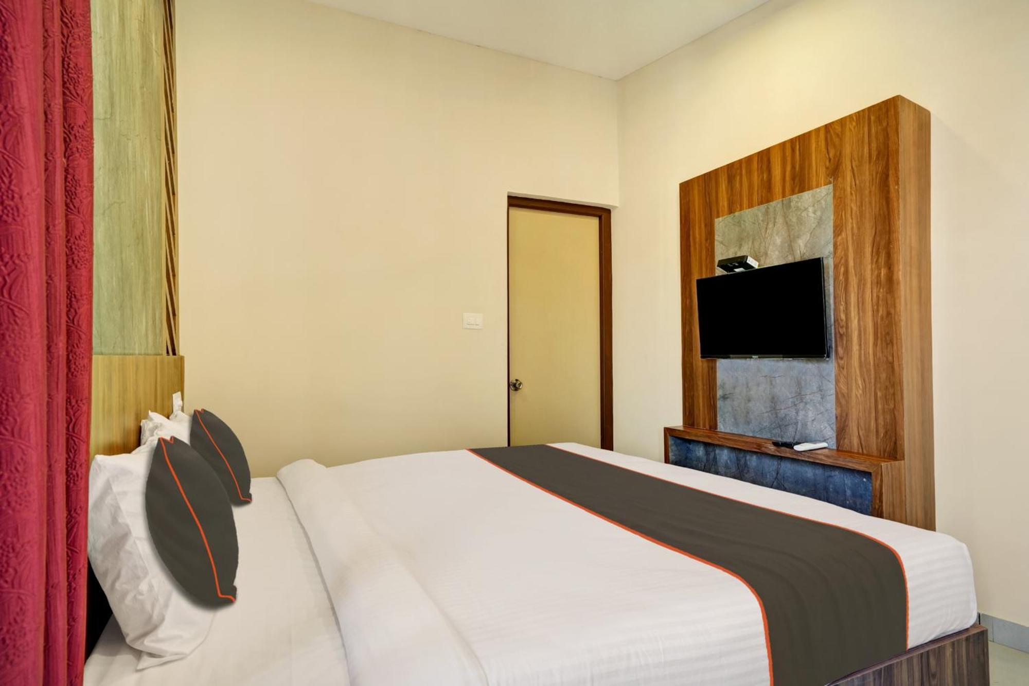 Gypsy Hotel Cusat Kochi Zewnętrze zdjęcie
