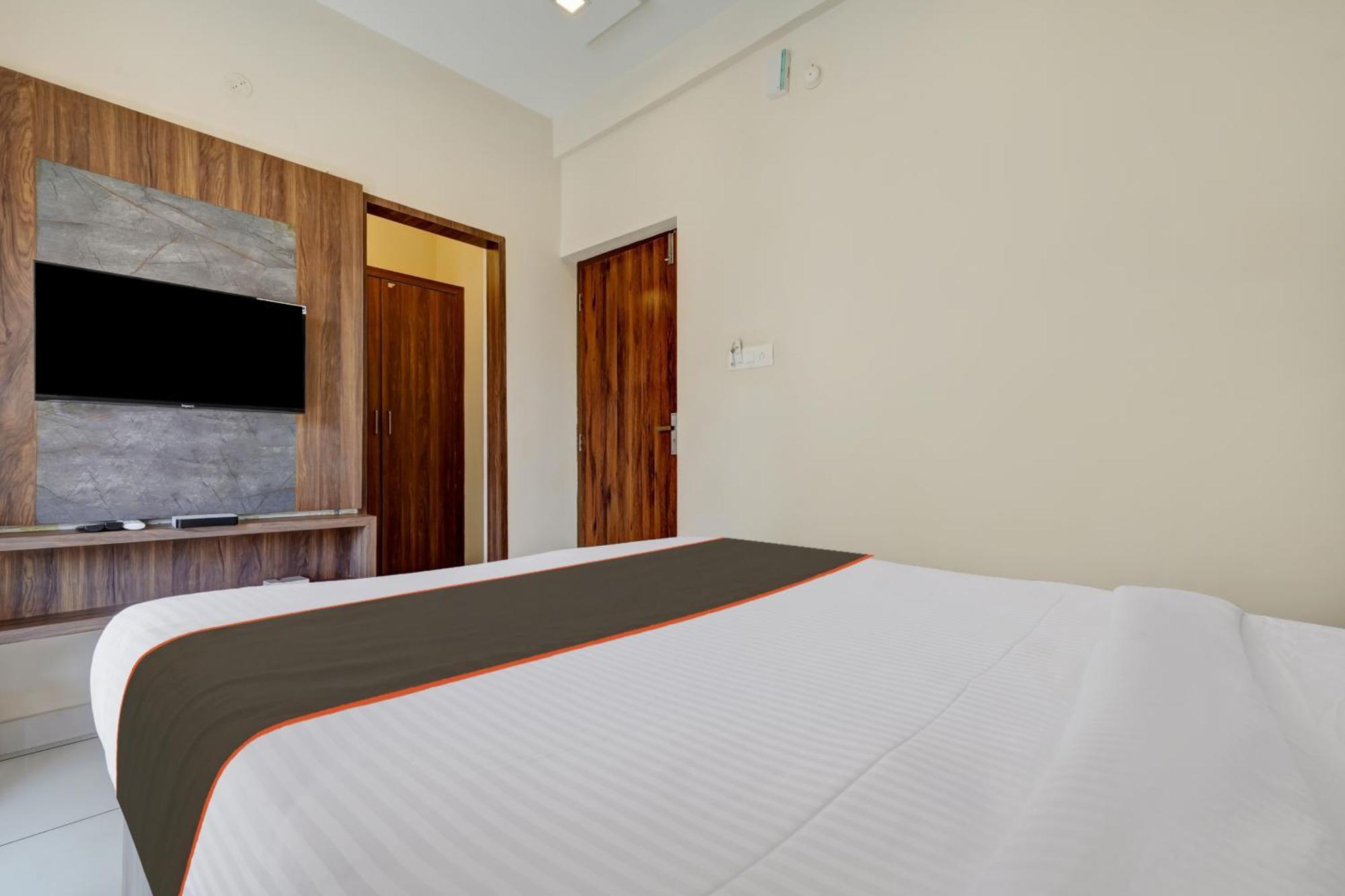 Gypsy Hotel Cusat Kochi Zewnętrze zdjęcie