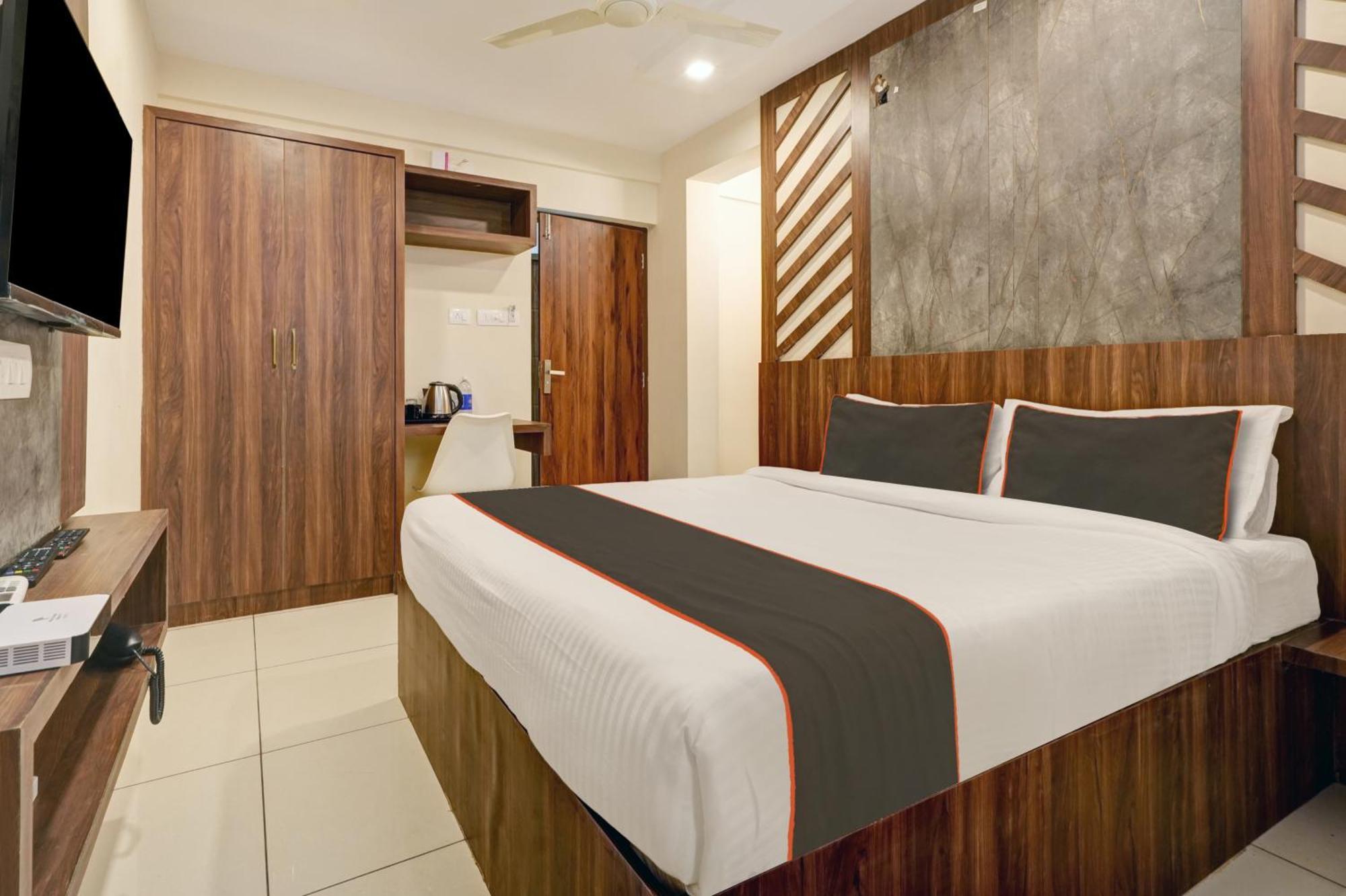 Gypsy Hotel Cusat Kochi Zewnętrze zdjęcie