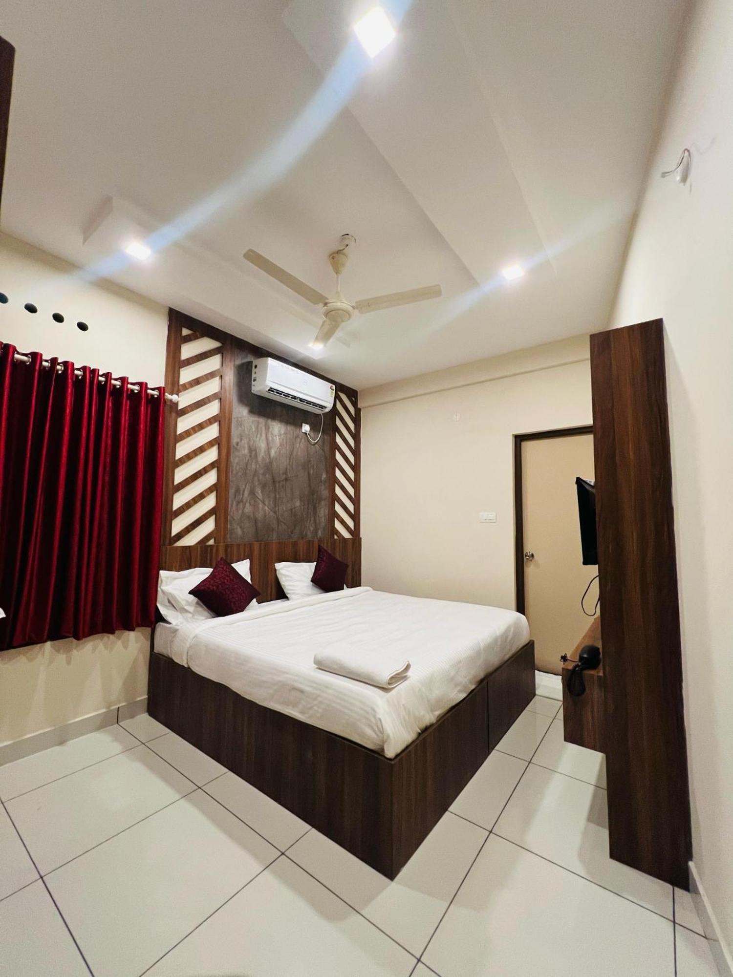 Gypsy Hotel Cusat Kochi Zewnętrze zdjęcie