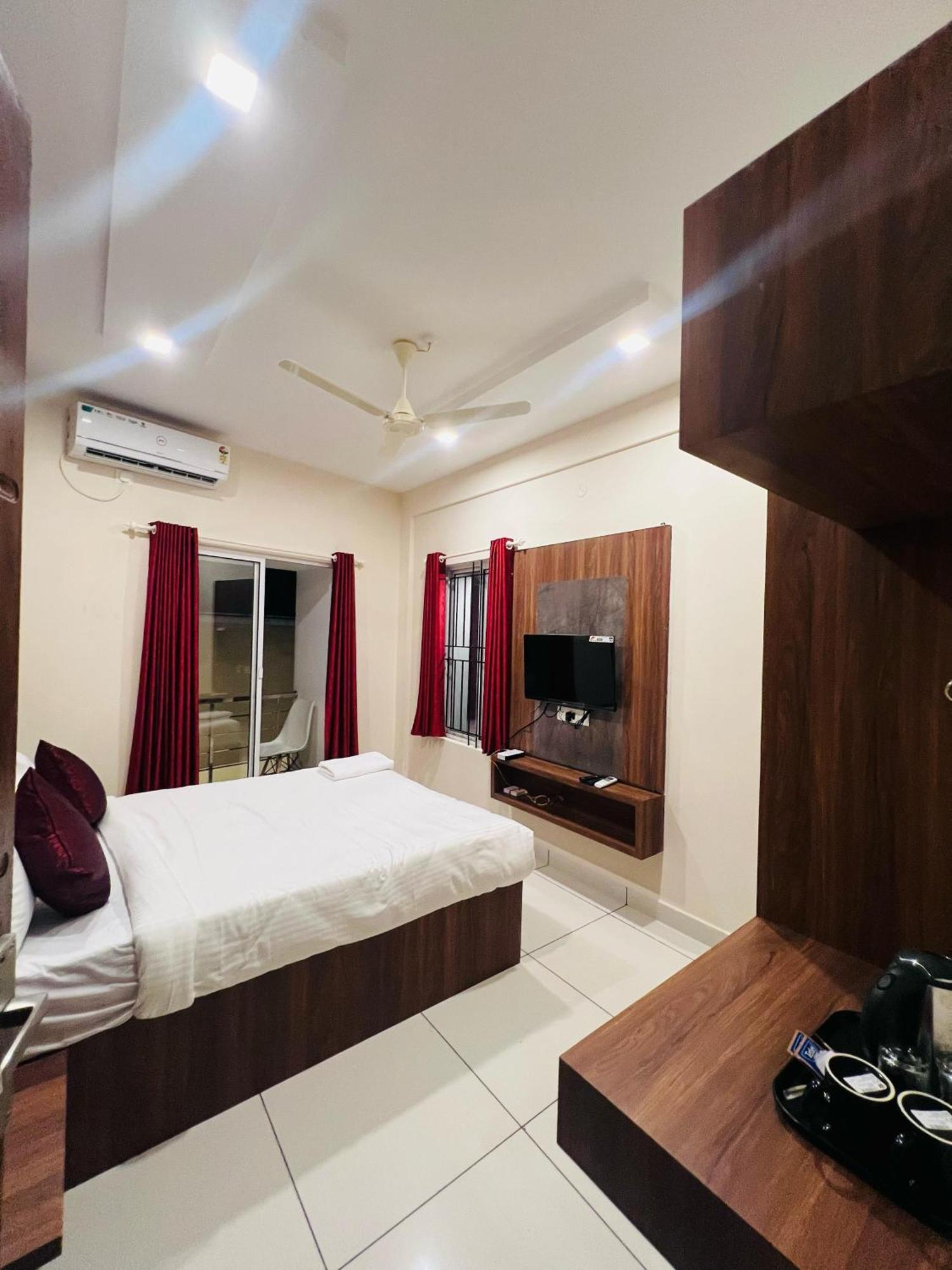 Gypsy Hotel Cusat Kochi Zewnętrze zdjęcie
