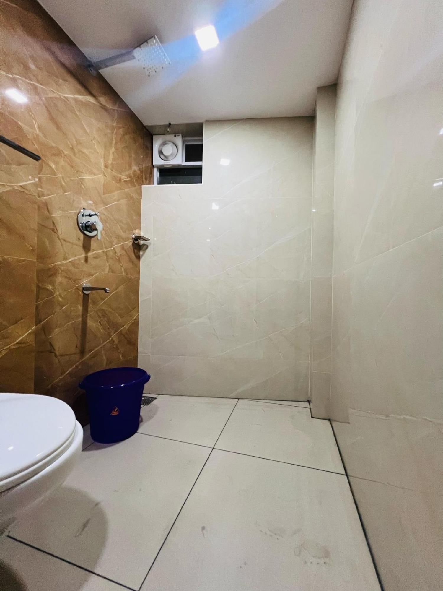 Gypsy Hotel Cusat Kochi Zewnętrze zdjęcie